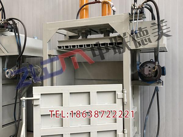 福建進(jìn)口廢紙打包機(jī)工作