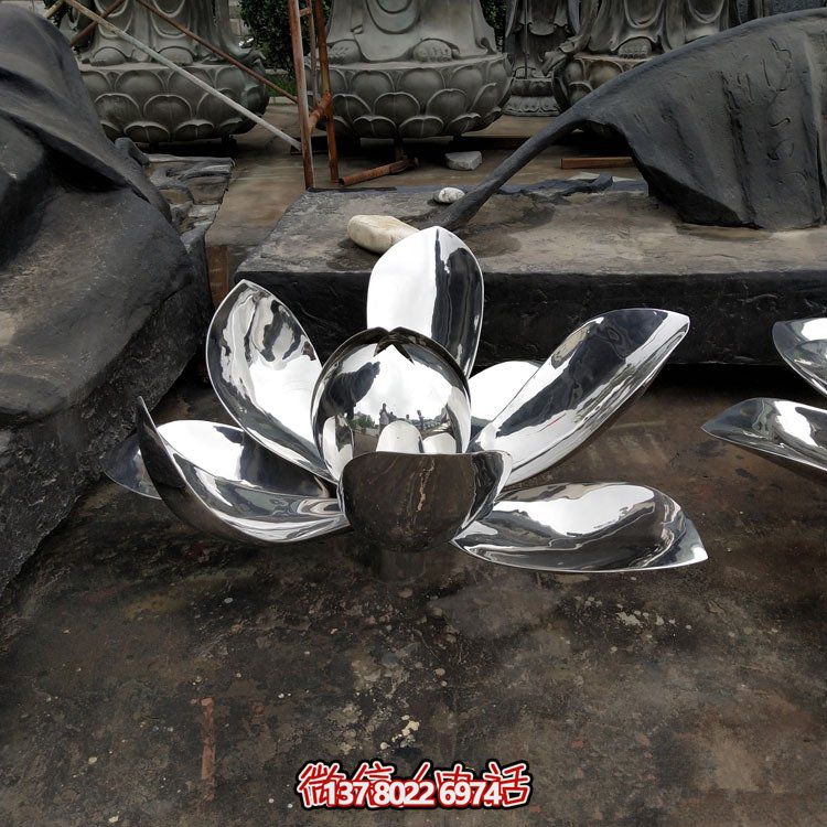 藝術融入公園，炫彩不銹鋼鏡面荷花雕塑