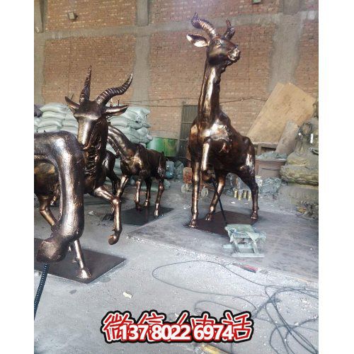 大型梅花鹿銅雕雕塑，裝點別墅小區