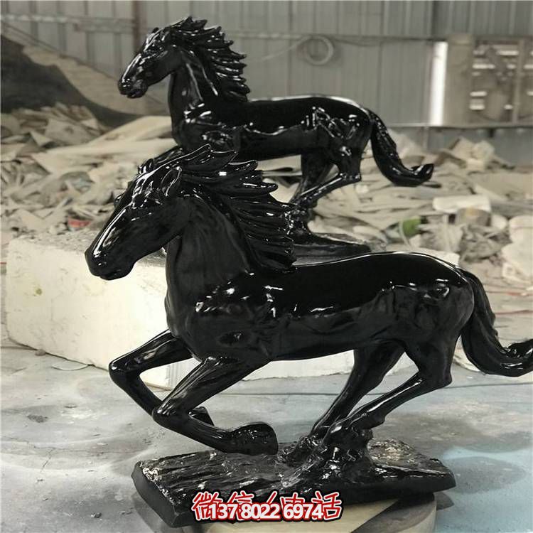 室內(nèi)家用玻璃鋼黑色駿馬奔跑擺件