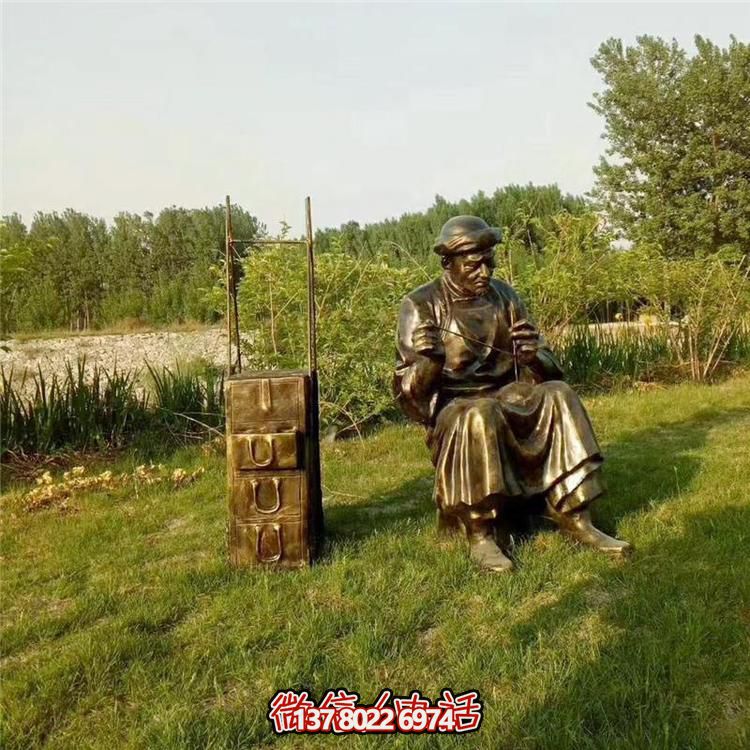 藝術精美的銅雕人物雕塑，點綴美麗的戶外園林景觀