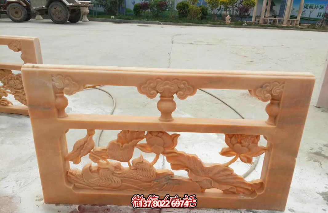 紅色浮雕護(hù)欄，點(diǎn)綴陽(yáng)臺(tái)庭院裝飾