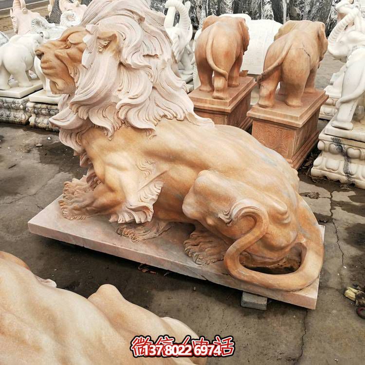 高貴帝王氣質(zhì)大型戶(hù)外紅石獅子雕塑